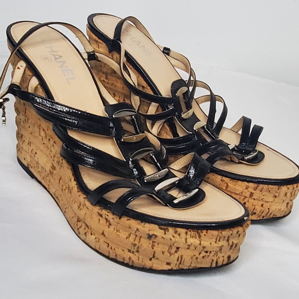 Chanel -size- 40 1/2 Black Pathent Leather Sandals And Cork Wedge Platform Heel - Picture 3 of 11